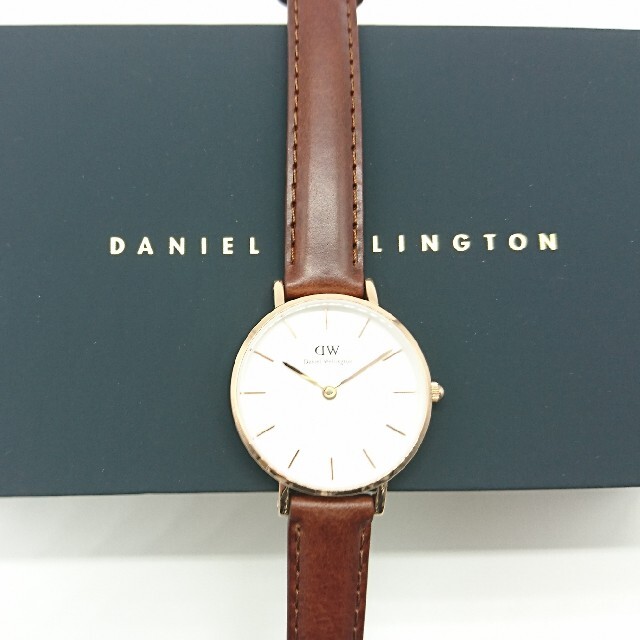 Daniel Wellington(ダニエルウェリントン)のるり様専用！ダニエルウェリントン  28MM ローズゴールドレディース  レディースのファッション小物(腕時計)の商品写真