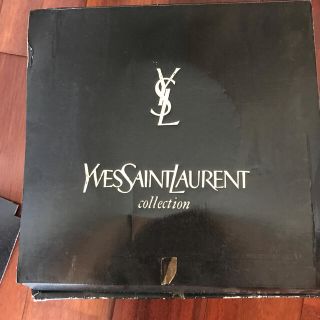 イヴサンローランボーテ(Yves Saint Laurent Beaute)のYSL大皿、カップ5客セット新品(食器)