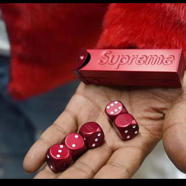 Supreme(シュプリーム)のシュプリーム　アルミダイスセット エンタメ/ホビーのエンタメ その他(その他)の商品写真