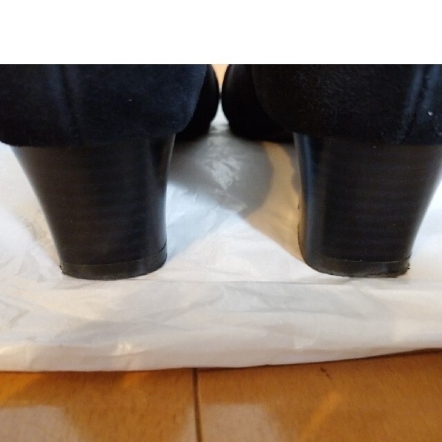 GINZA Kanematsu(ギンザカネマツ)の銀座かねまつ 黒 スエードパンプス 22.5 レディースの靴/シューズ(ハイヒール/パンプス)の商品写真