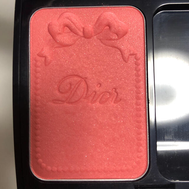 Christian Dior(クリスチャンディオール)のディオールブラッシュ 763 コーラルバガテール コスメ/美容のベースメイク/化粧品(チーク)の商品写真