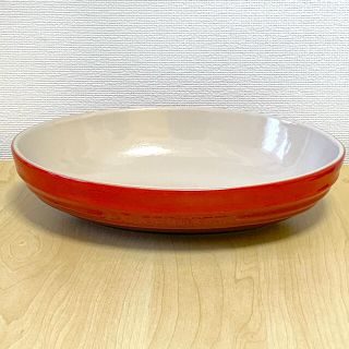 ルクルーゼ(LE CREUSET)のル・クルーゼ　オーバルボウル23センチ　レッド(食器)