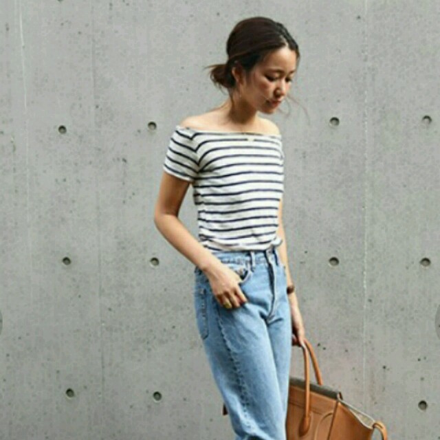 TODAYFUL(トゥデイフル)のTODAYFUL   OffShoulder Border Tee レディースのトップス(カットソー(半袖/袖なし))の商品写真