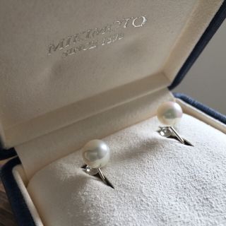 ミキモト(MIKIMOTO)の★明日まで★美品 ミキモト 定価11万 7.75mm イアリング WG K18(イヤリング)