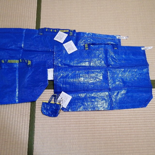 IKEA(イケア)のikeaブルーバックS.M.Lサイズとブルーのコインケースです。 レディースのバッグ(エコバッグ)の商品写真