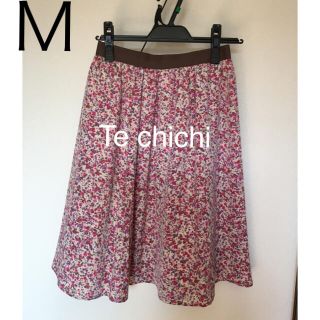 テチチ(Techichi)の【美品】小花柄スカート(ひざ丈スカート)