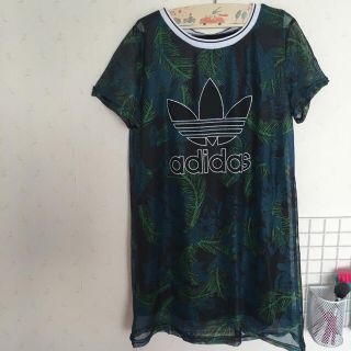 アディダス(adidas)のadidas(ひざ丈ワンピース)