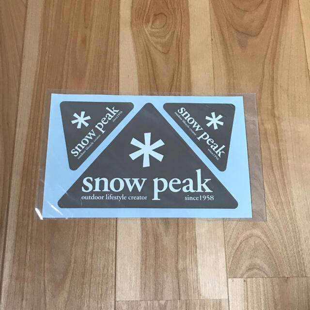 Snow Peak(スノーピーク)のスノーピーク 三角ステッカー スポーツ/アウトドアのアウトドア(その他)の商品写真