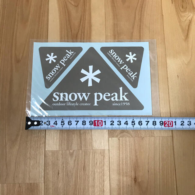 Snow Peak(スノーピーク)のスノーピーク 三角ステッカー スポーツ/アウトドアのアウトドア(その他)の商品写真