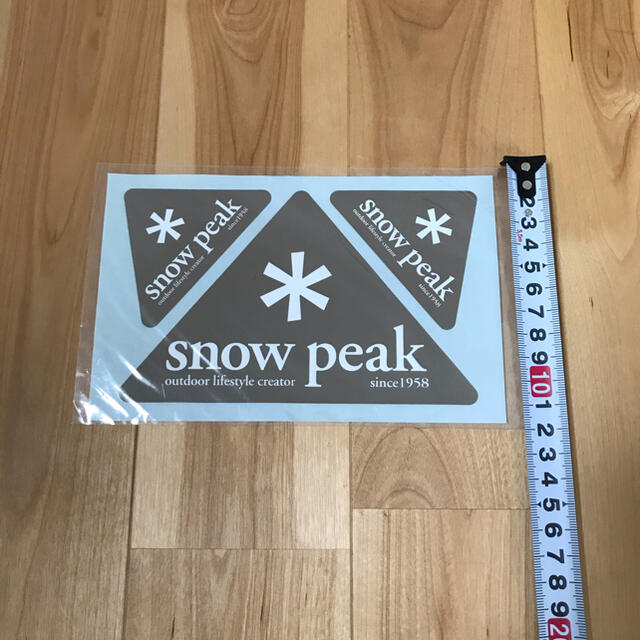 Snow Peak(スノーピーク)のスノーピーク 三角ステッカー スポーツ/アウトドアのアウトドア(その他)の商品写真