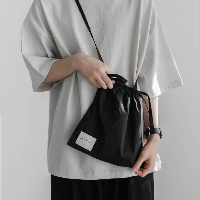 ブラック remer オリジナルロゴ巾着 メンズのバッグ(ショルダーバッグ)の商品写真