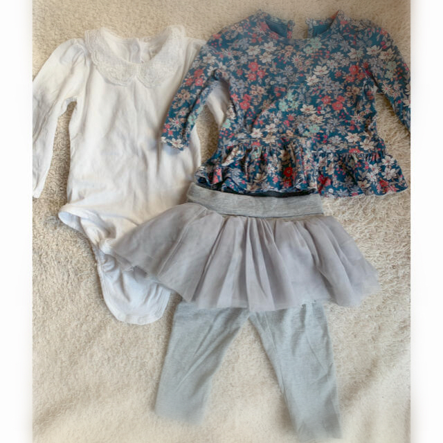 babyGAP(ベビーギャップ)のベビー服　3点セット　女の子　 キッズ/ベビー/マタニティのベビー服(~85cm)(スカート)の商品写真