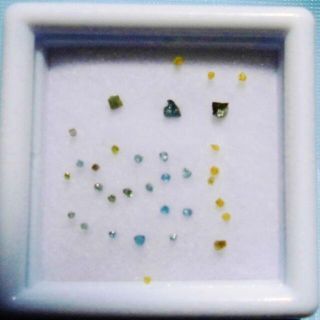 ☆天然☆ダイヤモンド原石３種 33pcs 0.2ct  ケース付(その他)