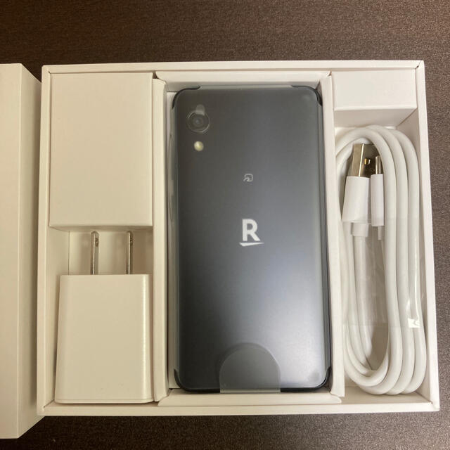 Rakuten(ラクテン)の【新品未使用】Rakuten Mini  楽天ミニ　黒　保護フィルム付き スマホ/家電/カメラのスマートフォン/携帯電話(スマートフォン本体)の商品写真