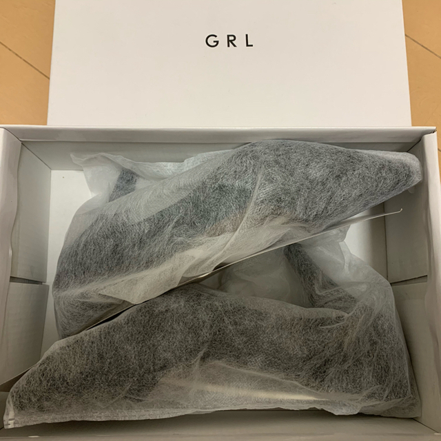 GRL(グレイル)の低反発サテンポインテッドトゥプレーンパンプス[zr632] レディースの靴/シューズ(ハイヒール/パンプス)の商品写真