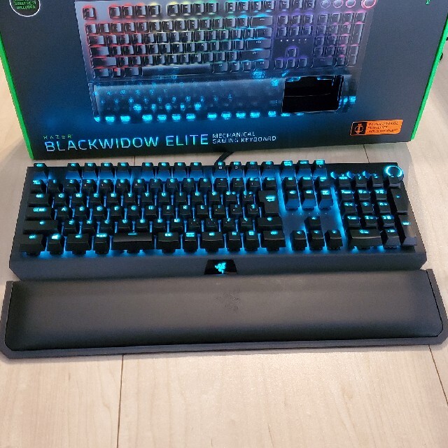 Razer キーボード BLACKWIDOW ELITE