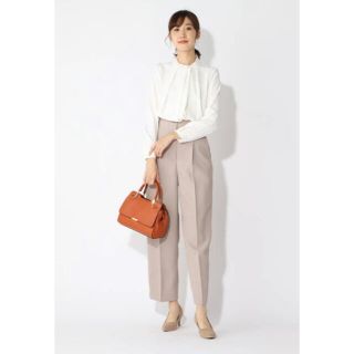 ナチュラルビューティーベーシック(NATURAL BEAUTY BASIC)のNATURAL BEAUTY BASIC バックサテンハイウエストパンツ(カジュアルパンツ)