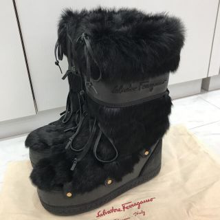 フェラガモ(Ferragamo)の☆美品☆サルヴァトーレフェラガモ ファーブーツ 黒 約23.5cm相当(ブーツ)