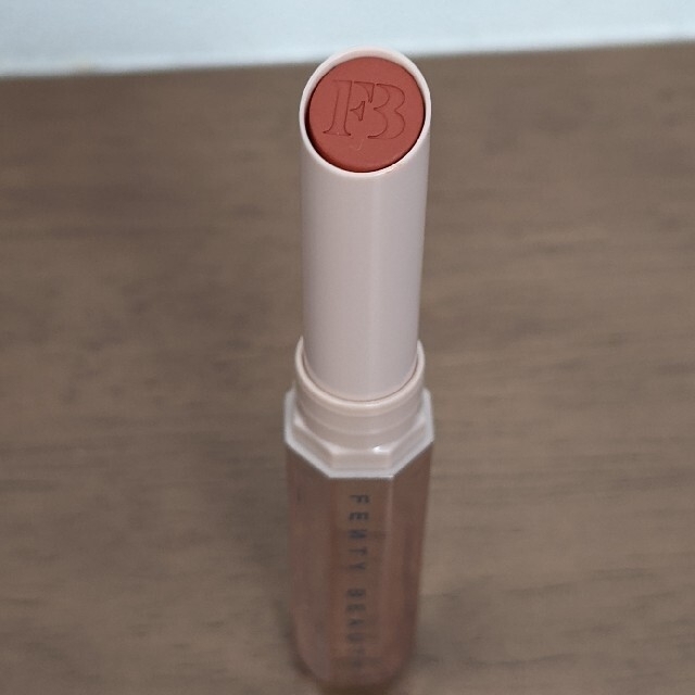 日本未入荷 FENTY BEAUTY マットリップスティック 人気色3本 日本未入荷 FENTY BEAUTY マットリップスティック 人気色3本