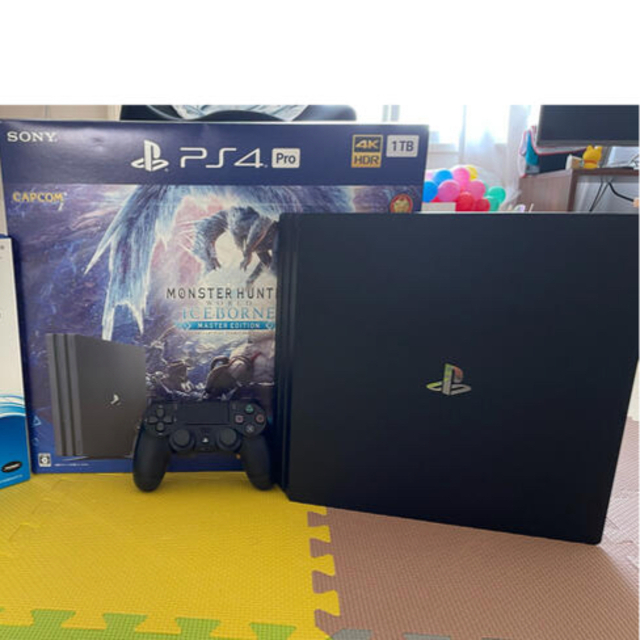 【美品・保証あり・最新版】PS4 Pro CUH-7200B 1TB