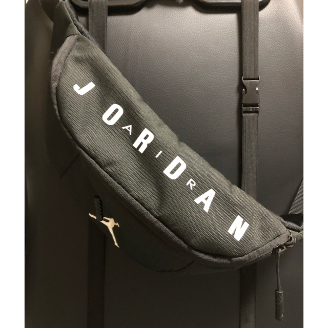 NIKE(ナイキ)のナイキ　ジョーダン　ショルダーバッグ　ウエストポーチ メンズのバッグ(ショルダーバッグ)の商品写真