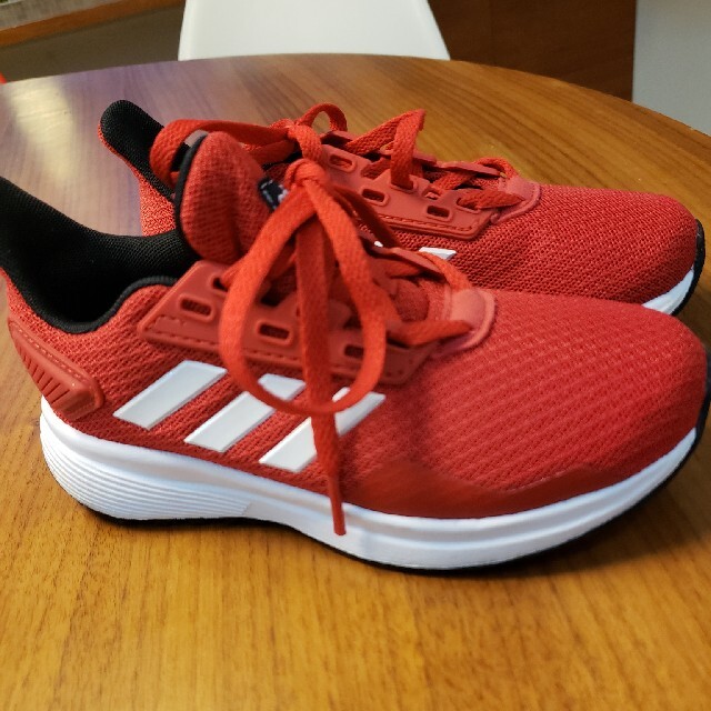 adidas スニーカー　キッズ 17cm キッズ/ベビー/マタニティのキッズ靴/シューズ(15cm~)(スニーカー)の商品写真