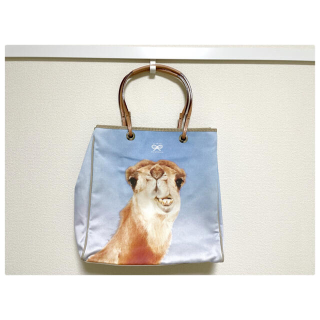 ANYA HINDMARCH(アニヤハインドマーチ)の【週末セール開催中】Anya Hindmarch トートバック ラクダ レディースのバッグ(トートバッグ)の商品写真