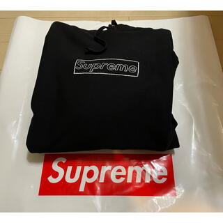 シュプリーム(Supreme)のSupreme KAWS Chalk Logo シュプリーム ボックスロゴ(パーカー)