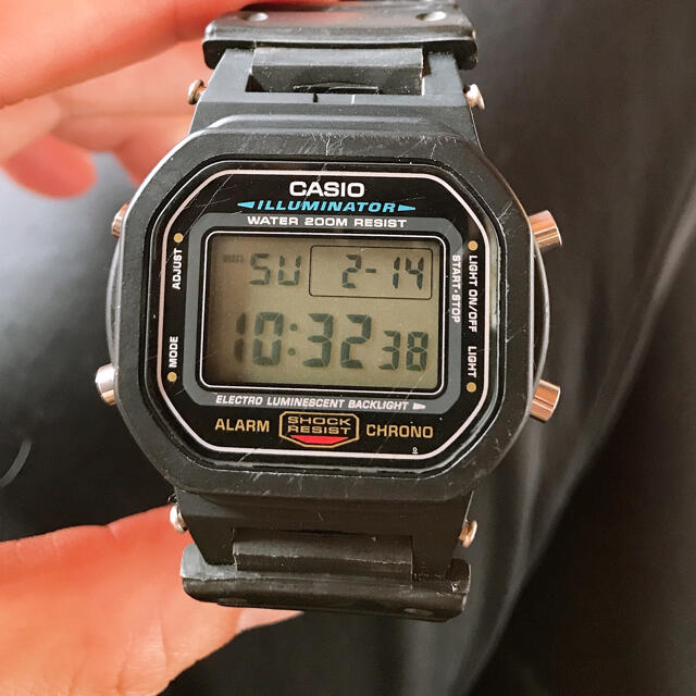 G-SHOCK(ジーショック)のCASIO G-SHOCK DW 5600E ブラック メンズの時計(腕時計(デジタル))の商品写真