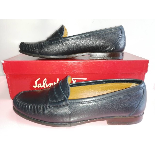 Salvatore Ferragamo(サルヴァトーレフェラガモ)の超美品‼️フェラガモ ローファー 42210211 レディースの靴/シューズ(ローファー/革靴)の商品写真