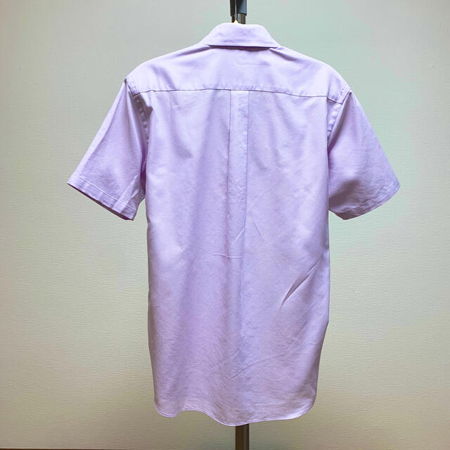 UNIQLO(ユニクロ)のUNIQLO　メンズ 半袖シャツ　カラーシャツ　紫 メンズのトップス(シャツ)の商品写真