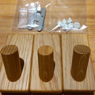 ムジルシリョウヒン(MUJI (無印良品))の無印良品　壁につけられる家具　フック　オーク　3個(リビング収納)