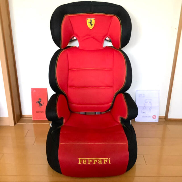 Ferrari(フェラーリ)の【値下げ】Ferrari フェラーリ チャイルドシート ジュニアシート 取説あり キッズ/ベビー/マタニティの外出/移動用品(自動車用チャイルドシート本体)の商品写真