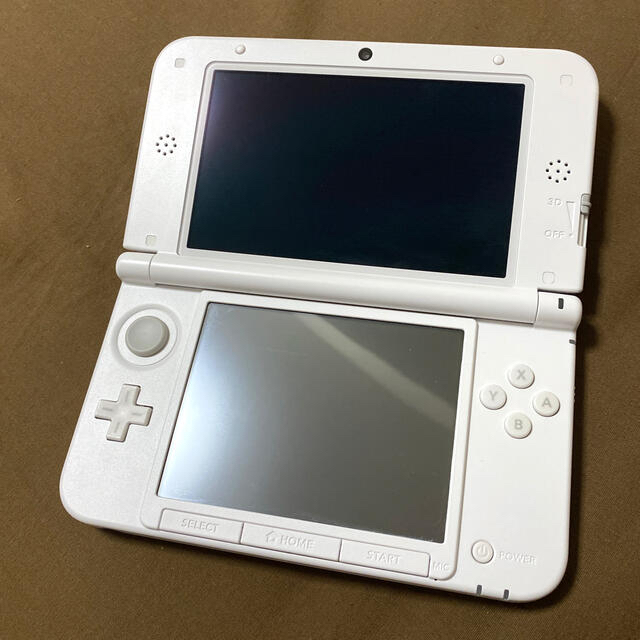 ニンテンドー3DS(ニンテンドー3DS)のNintendo 3DS  LL 本体ピンク/ホワイト　箱有り 充電器有り エンタメ/ホビーのゲームソフト/ゲーム機本体(携帯用ゲーム機本体)の商品写真