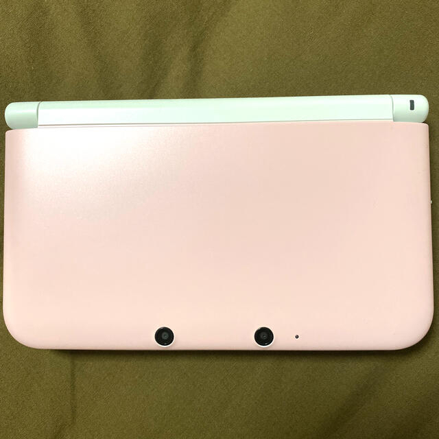 ニンテンドー3DS(ニンテンドー3DS)のNintendo 3DS  LL 本体ピンク/ホワイト　箱有り 充電器有り エンタメ/ホビーのゲームソフト/ゲーム機本体(携帯用ゲーム機本体)の商品写真