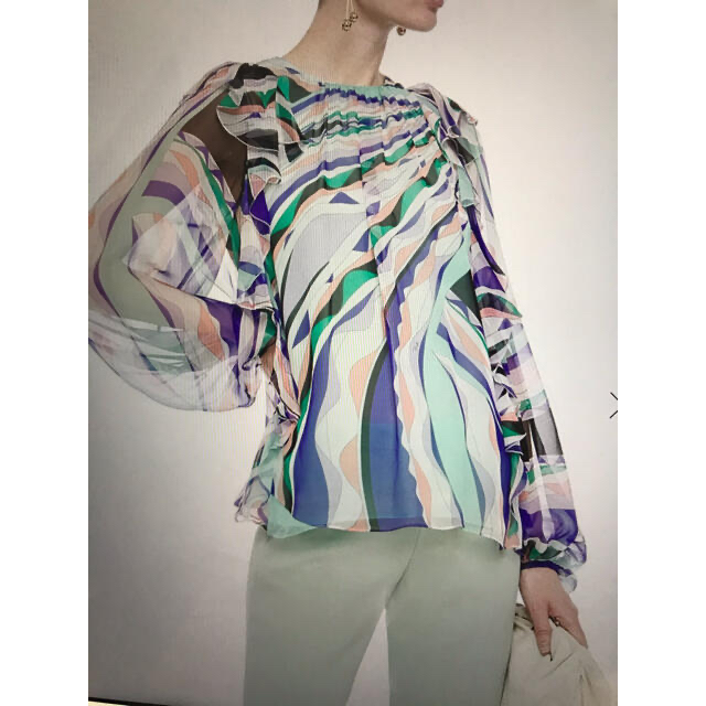 新品タグ付きエミリオプッチemilio pucci プッチ柄トップス　IT40