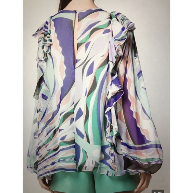 EMILIO PUCCI(エミリオプッチ)の新品タグ付きエミリオプッチemilio pucci シルクトップスIT40  レディースのトップス(シャツ/ブラウス(長袖/七分))の商品写真