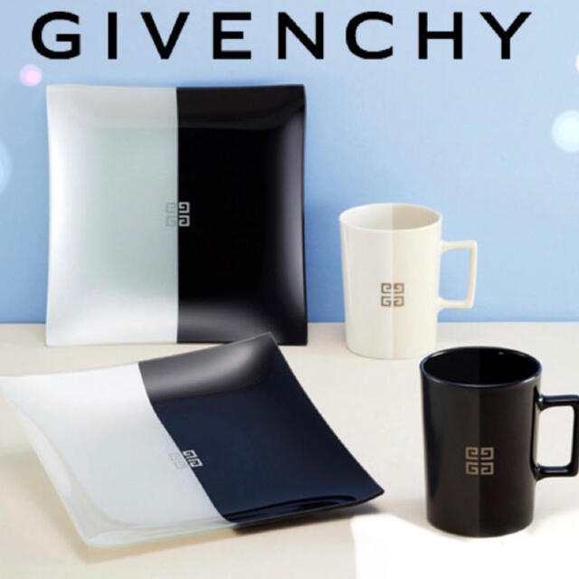 GIVENCHY(ジバンシィ)の【値下げ】GIVENCHY 皿2枚とマグカップ2個セット インテリア/住まい/日用品のキッチン/食器(食器)の商品写真