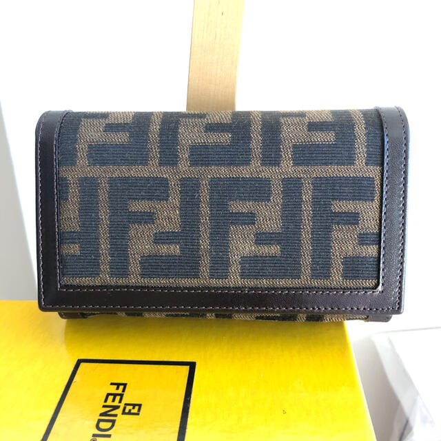 【一週間限定】FENDI フェンディ ズッカ コンパクト 二つ折り財布メンズ