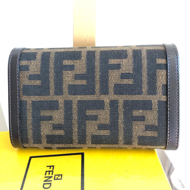 FENDI(フェンディ)の【一週間限定】FENDI フェンディ ズッカ コンパクト 二つ折り財布 メンズのファッション小物(折り財布)の商品写真