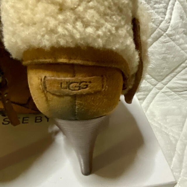 UGG(アグ)のugg ムートンショートブーツ　厚底 レディースの靴/シューズ(ブーツ)の商品写真