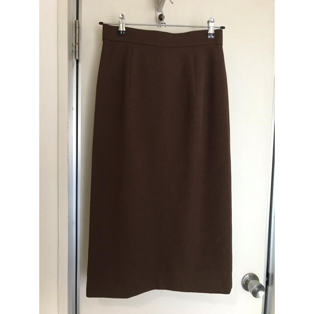 THE SUIT COMPANY(スーツカンパニー)の未使用　THE SUIT COMPANY ブラウンスカート レディースのスカート(ひざ丈スカート)の商品写真