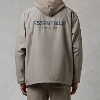 フィアオブゴッド(FEAR OF GOD)の【M】FOG Essentials  ベージュコーチジャケット(ナイロンジャケット)