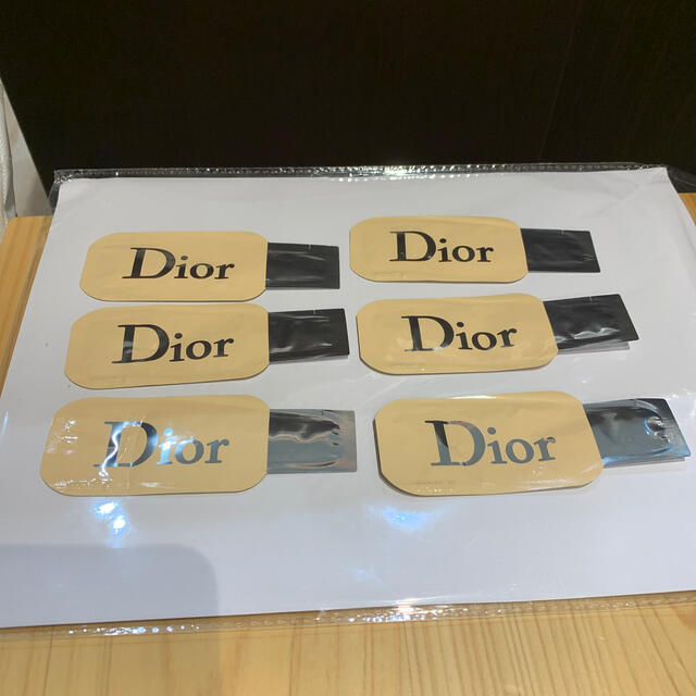 Christian Dior(クリスチャンディオール)のDIOR ファンデーション コスメ/美容のキット/セット(サンプル/トライアルキット)の商品写真