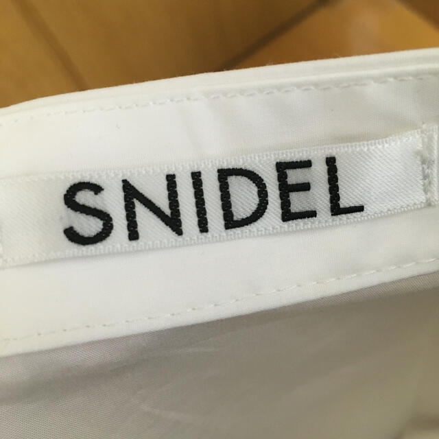 SNIDEL(スナイデル)の新品 SNIDEL フリルスタンドカラーブラウス レディースのトップス(シャツ/ブラウス(長袖/七分))の商品写真