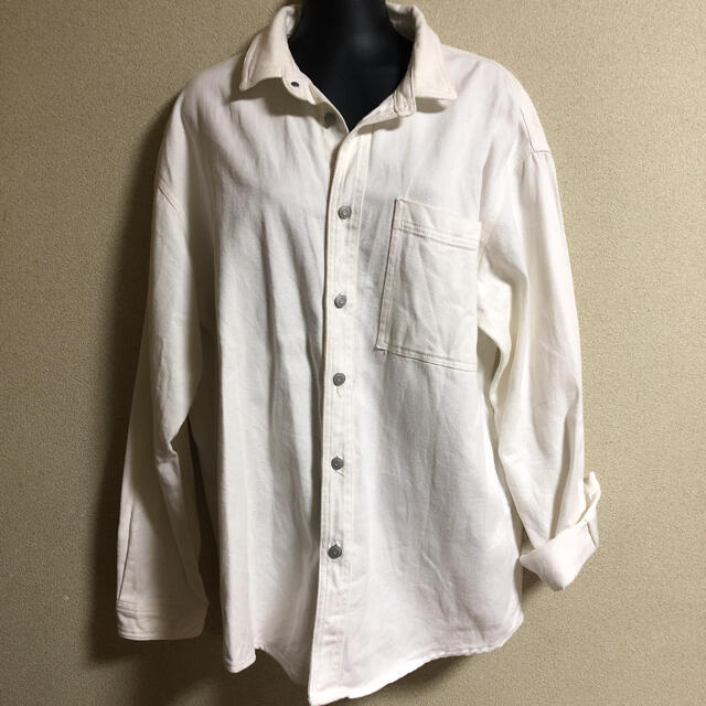 ZARA - ZARAメンズホワイトデニムジャケットの通販 by チロル's ZARA - ZARAメンズホワイトデニムジャケットの通販 by チロル's