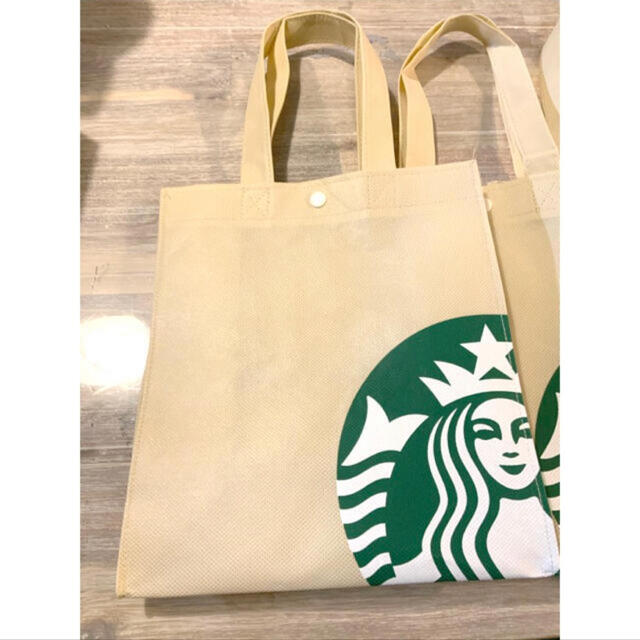 Starbucks Coffee(スターバックスコーヒー)のお値下げ！🌸スターバックス不織布バック　3枚セット🌸 レディースのバッグ(エコバッグ)の商品写真