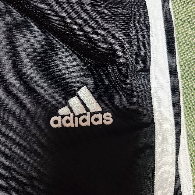 adidas(アディダス)のadidas　ジャージ　ズボン キッズ/ベビー/マタニティのキッズ服男の子用(90cm~)(パンツ/スパッツ)の商品写真