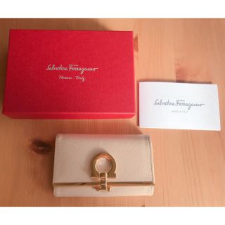 サルヴァトーレフェラガモ(Salvatore Ferragamo)のサルバトーレフェラガモ　6連キーケース　箱付き(キーケース)