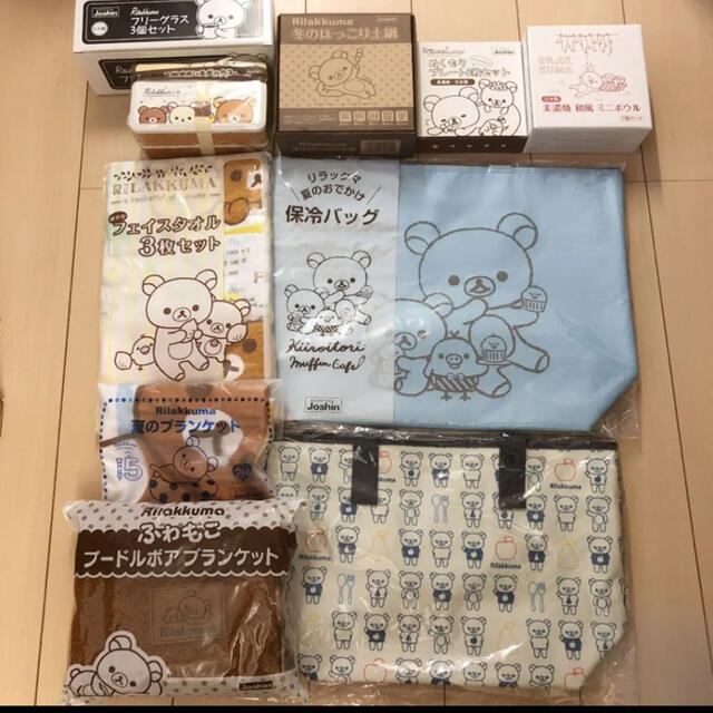 Joshin リラックマ　10点セット エンタメ/ホビーのおもちゃ/ぬいぐるみ(キャラクターグッズ)の商品写真